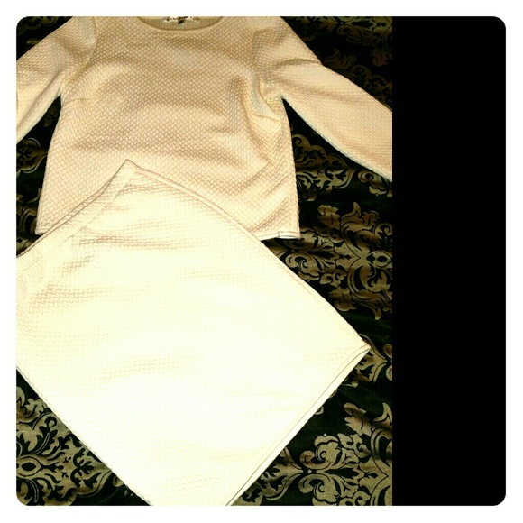 MaxStudio skirt set