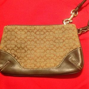 Coach wristlet "brown"