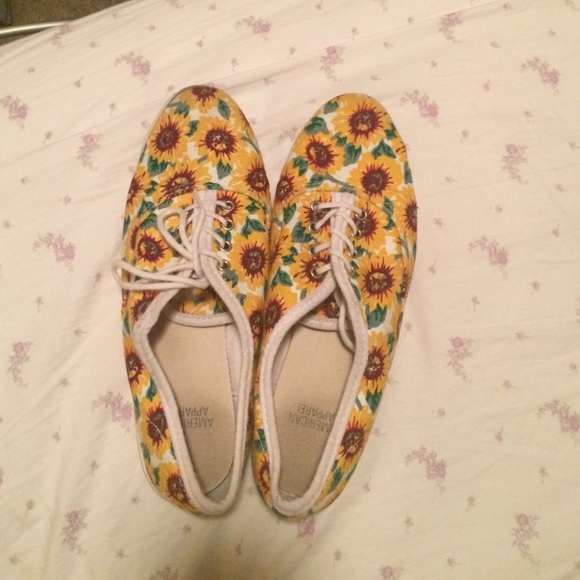 Sunflower tennis shoes from American Apparel - Picture 1 of 2