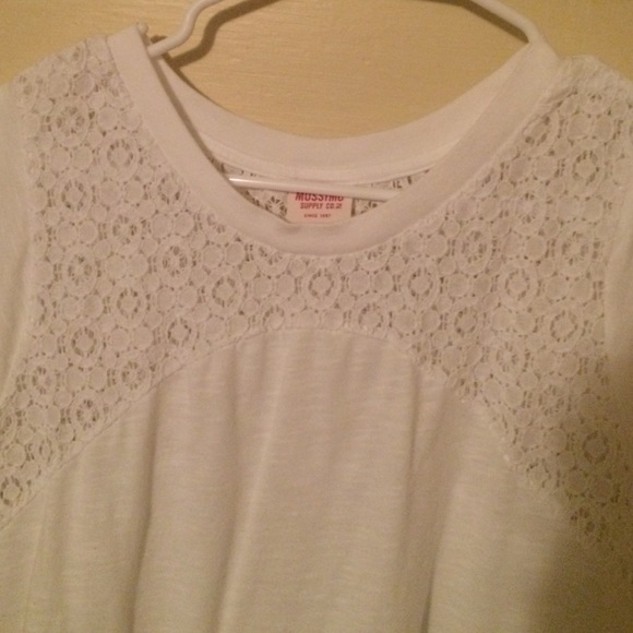 Lace Target Tank Top - Picture 2 of 3