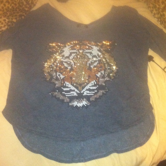Cute tiger shirt!