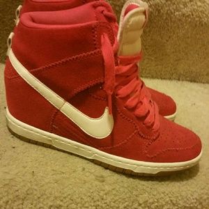Nike wedge red