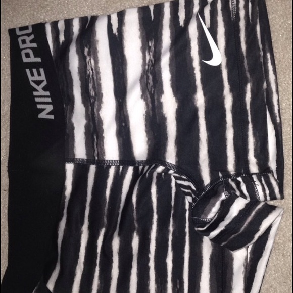 black & white nike pros