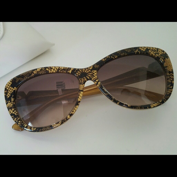 ✔SALE✔VALENTINO Honey Lace Cat-Eye Sunglasses