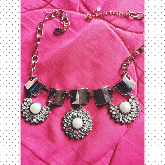 Statement necklace