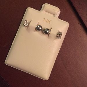 14k white gold screwback earrings