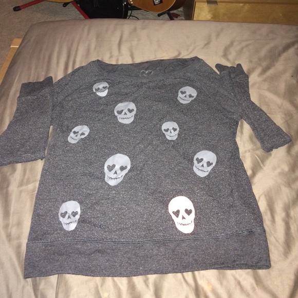 Skull light sweater
