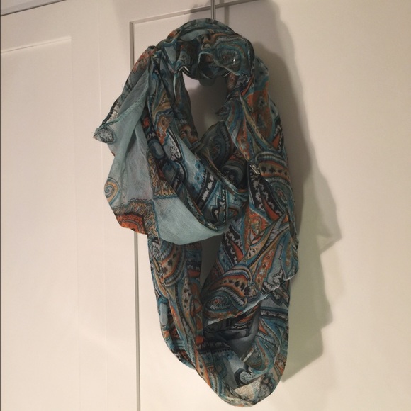 Intricate Eastern-Design Scarf