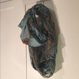 Intricate Eastern-Design Scarf
