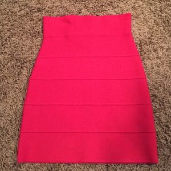 BCBG Dresses & Skirts - BCBG high waisted skirt