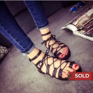 🚨SOLD🚨New gladiator sandals