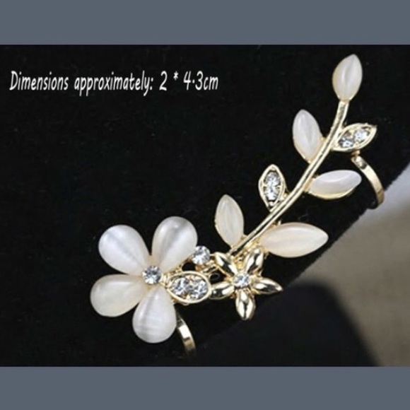 Chic Floral Crystal Left Ear Clip - Picture 3 of 3