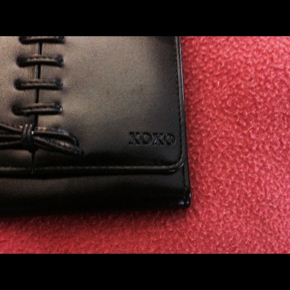 Cute trifold black leather-like wallet w/ trim - Picture 2 of 4