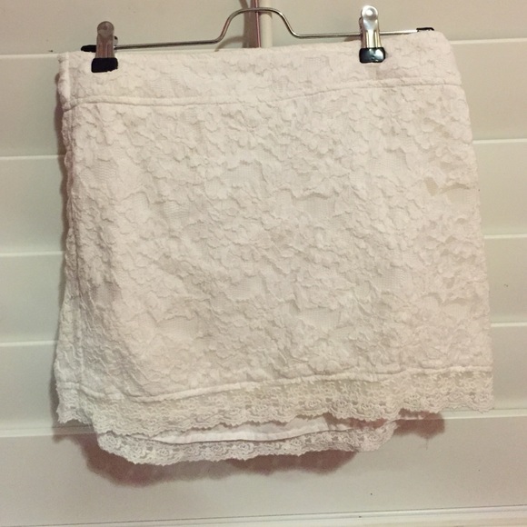 White Hollister pencil skirt