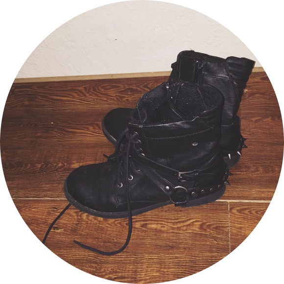 combat boots