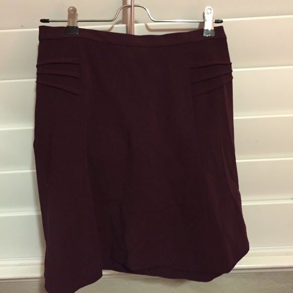 Dark maroon straight skirt
