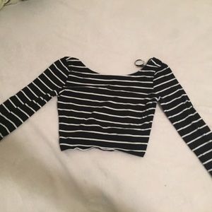 Long sleeve crop top