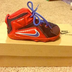 Nike toddler 7c Lebron shoes.