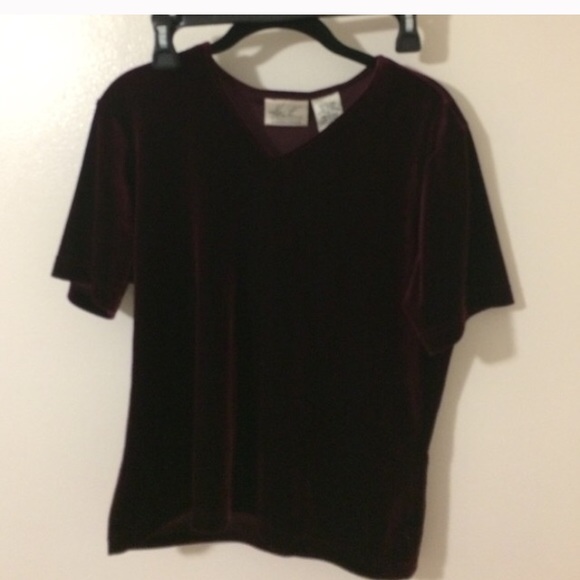 Red velvet short sleeve