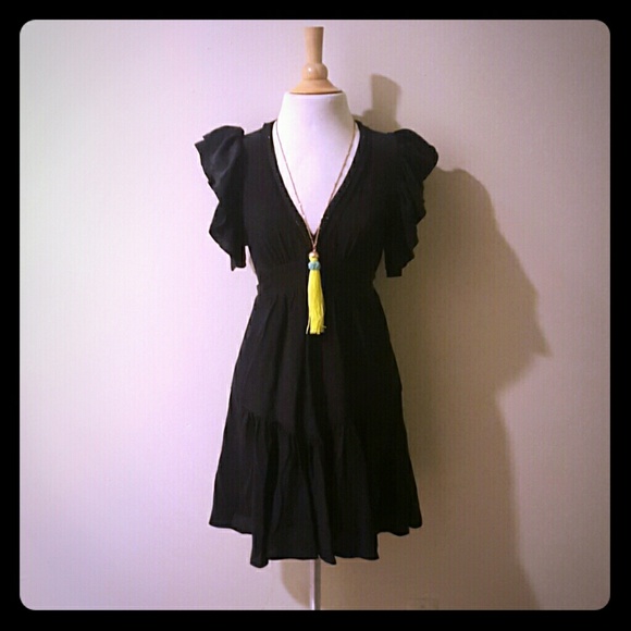 Adorable flowy black Marciano dress!
