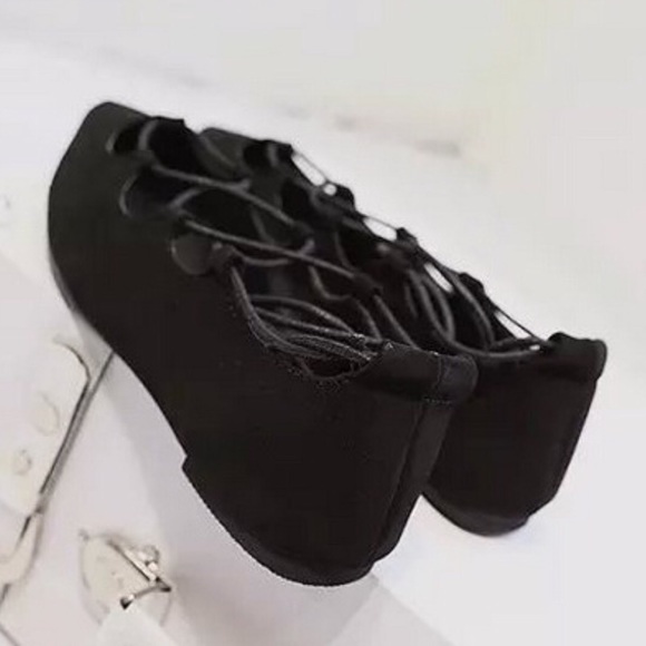 Pointed lace up suede flats