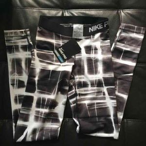 NWT Nike pro tights xs