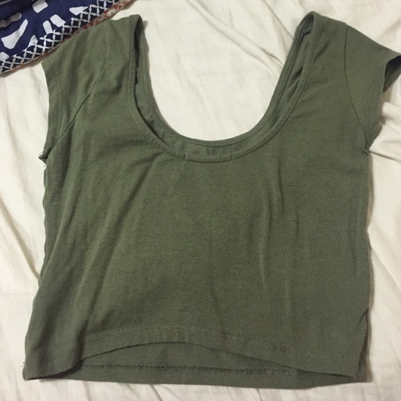 Tight dark green crop top - Picture 2 of 2