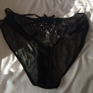 Mesh cage back TORRID SIZE 4 UNDERWEAR