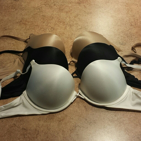 VS White Miraculous Plunge Bra