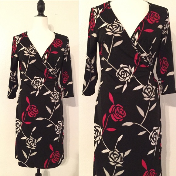 🎉😊Black Wrap Dress with Rose design!