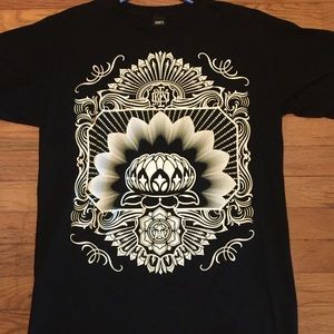 Obey T-shirt. Mint
