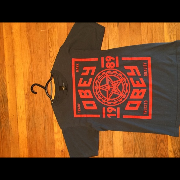 Obey T-Shirt - Picture 2 of 2