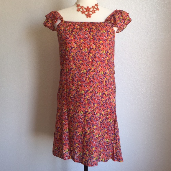 🎉😊Francesca's Collections Floral Dress.