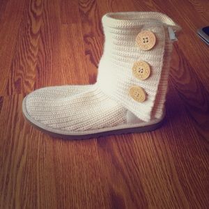 Knitted UGG boots