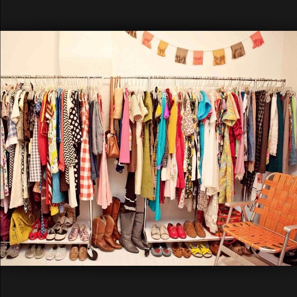 ALL PRICED JUST DROPPED!! CLOSET CLEAR OUT! ❤️🎉❤️ - Picture 2 of 4