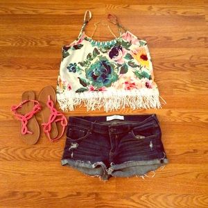 Floral fringe top!