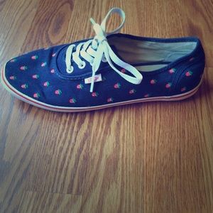 Size 9 strawberry vans