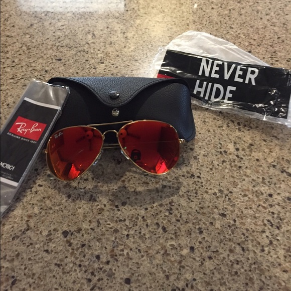 Brand new authentic Ray Ban Mirrored Aviators - Picture 2 of 2