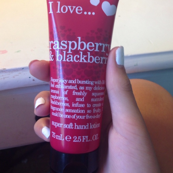 A hand cream 😅