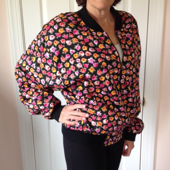 Infinity Chic Floral Jacket - Picture 2 of 3