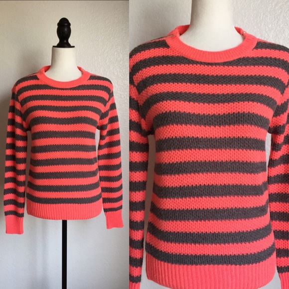 🎉😊NEW Stripped Knit Sweater!🎉😊