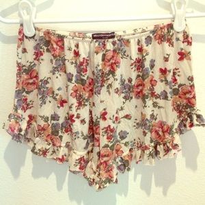 Brandy Melville vodi shorts