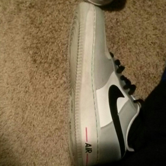 Air Force 1 - Picture 2 of 2