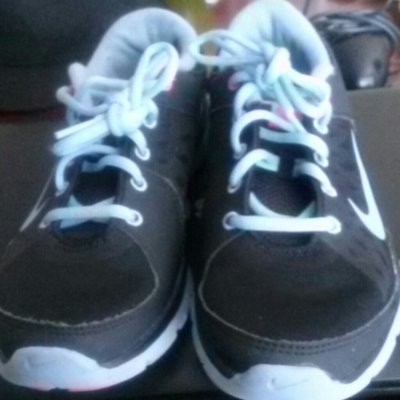 Nike Training Shoes - Picture 1 of 2