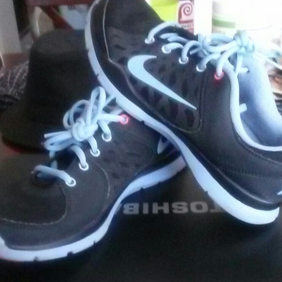 Nike Training Shoes - Picture 2 of 2