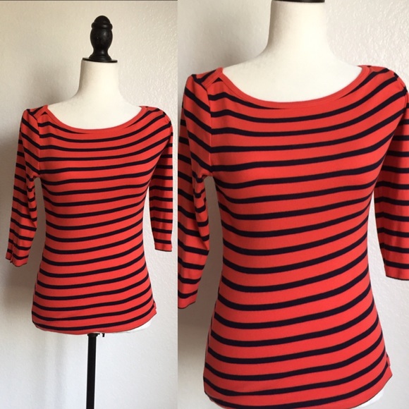 🎉😊 NEW Stripped GAP shirt.