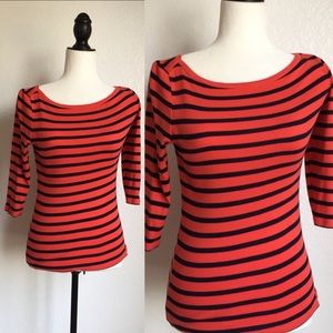 🎉😊 NEW Stripped GAP shirt.