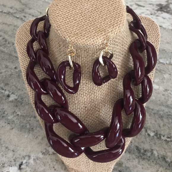 Jewelry - ACRYLIC NECKLACE SET