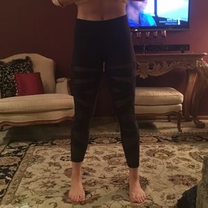 Mesh cut out lulu lemons