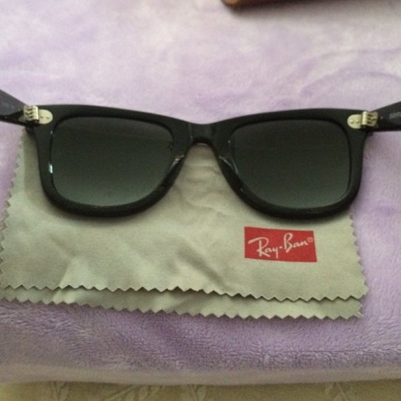 New Ray-Ban Wayfarer sunglasses black - Picture 3 of 4